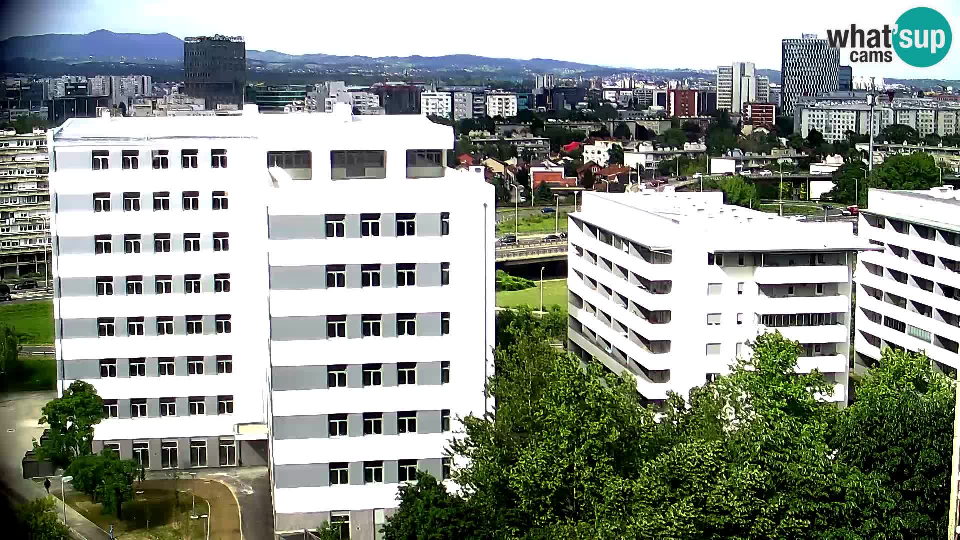 Rond-point en direct traversant les avenues Slavonska et Marin Držić à Zagreb webcam