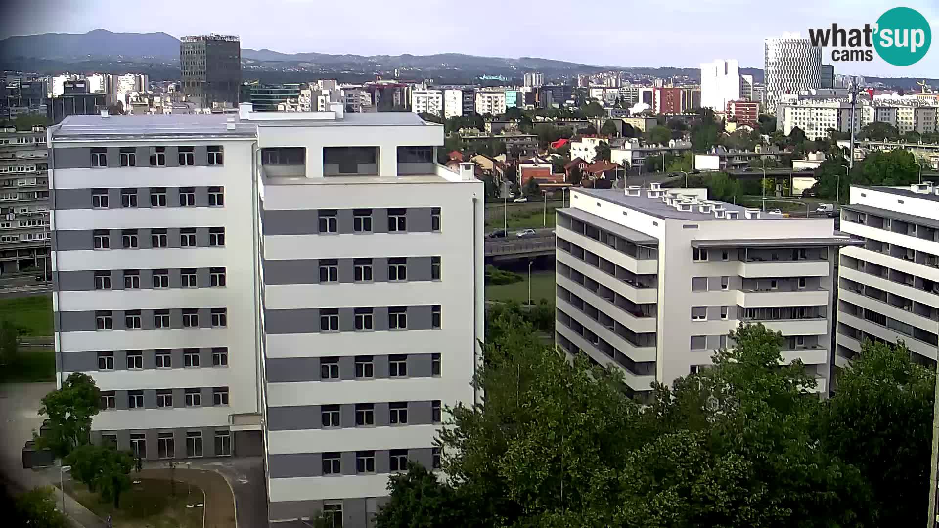 Rond-point en direct traversant les avenues Slavonska et Marin Držić à Zagreb webcam