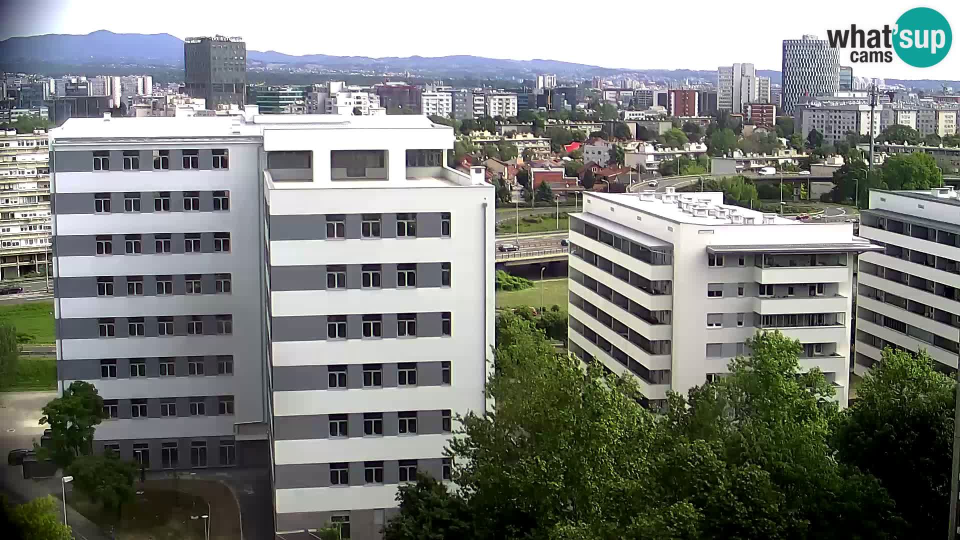 Rond-point en direct traversant les avenues Slavonska et Marin Držić à Zagreb webcam
