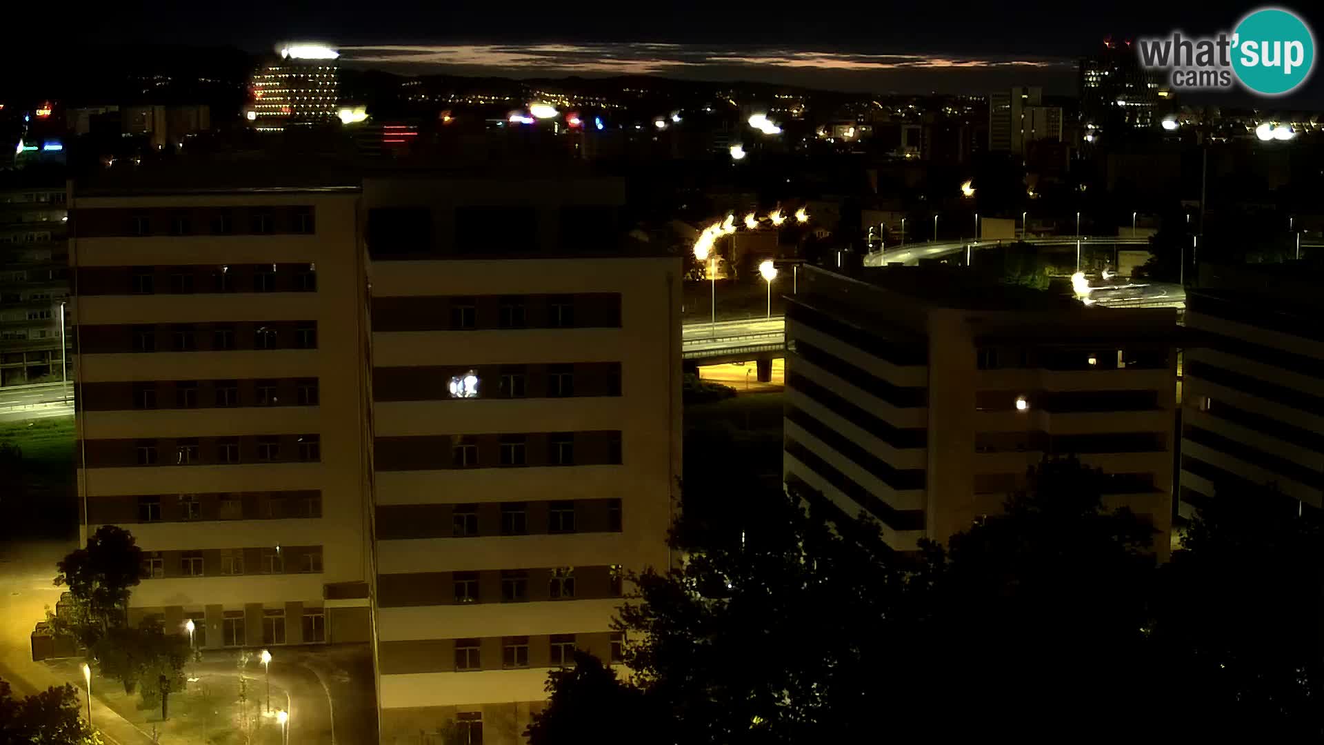 Live-Kreisverkehr Slavonska und Marin Držić Avenue zur Zagreb Webcam