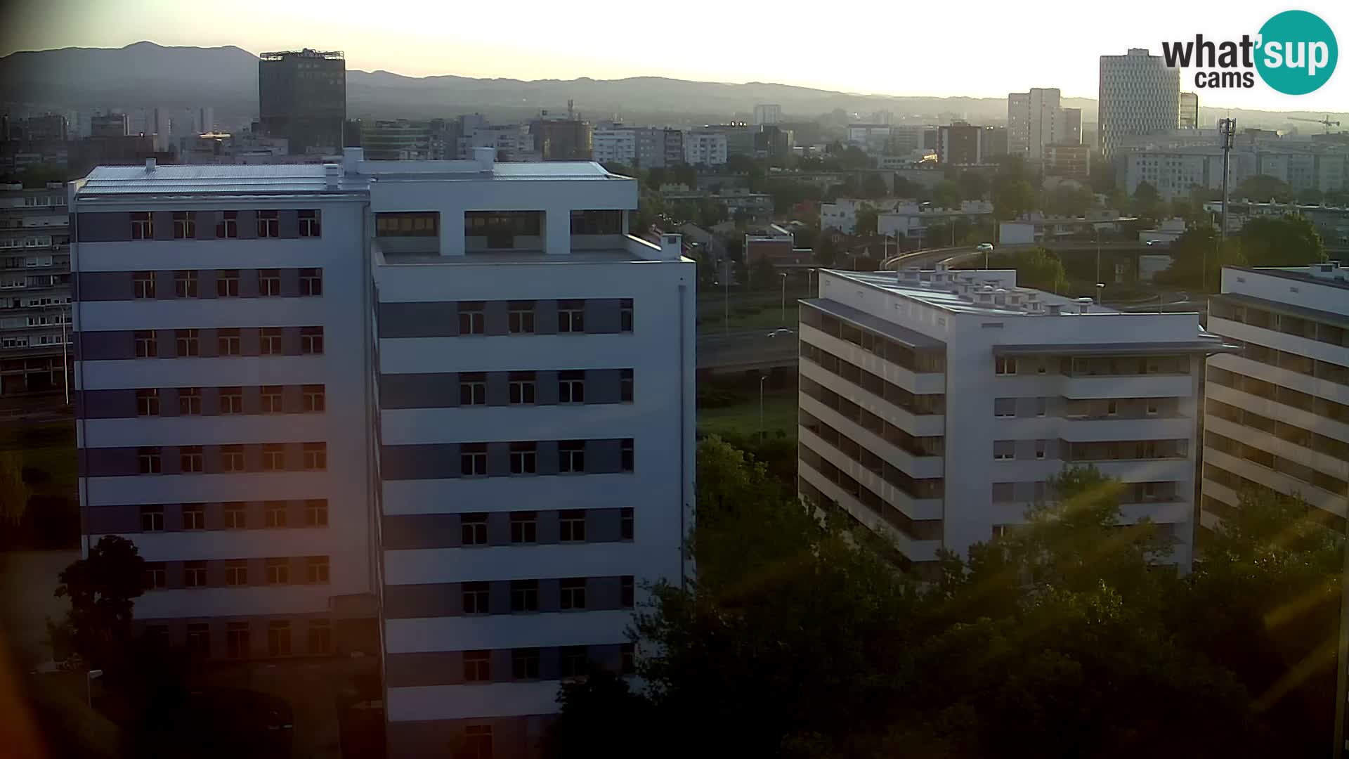 Rond-point en direct traversant les avenues Slavonska et Marin Držić à Zagreb webcam