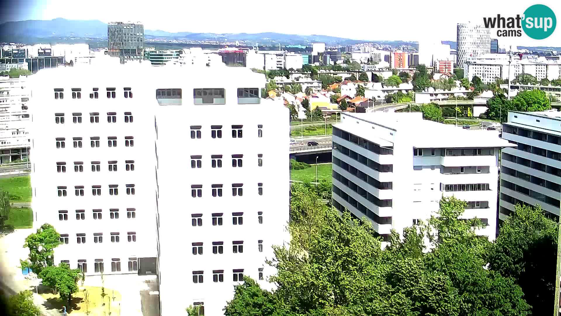 Rond-point en direct traversant les avenues Slavonska et Marin Držić à Zagreb webcam