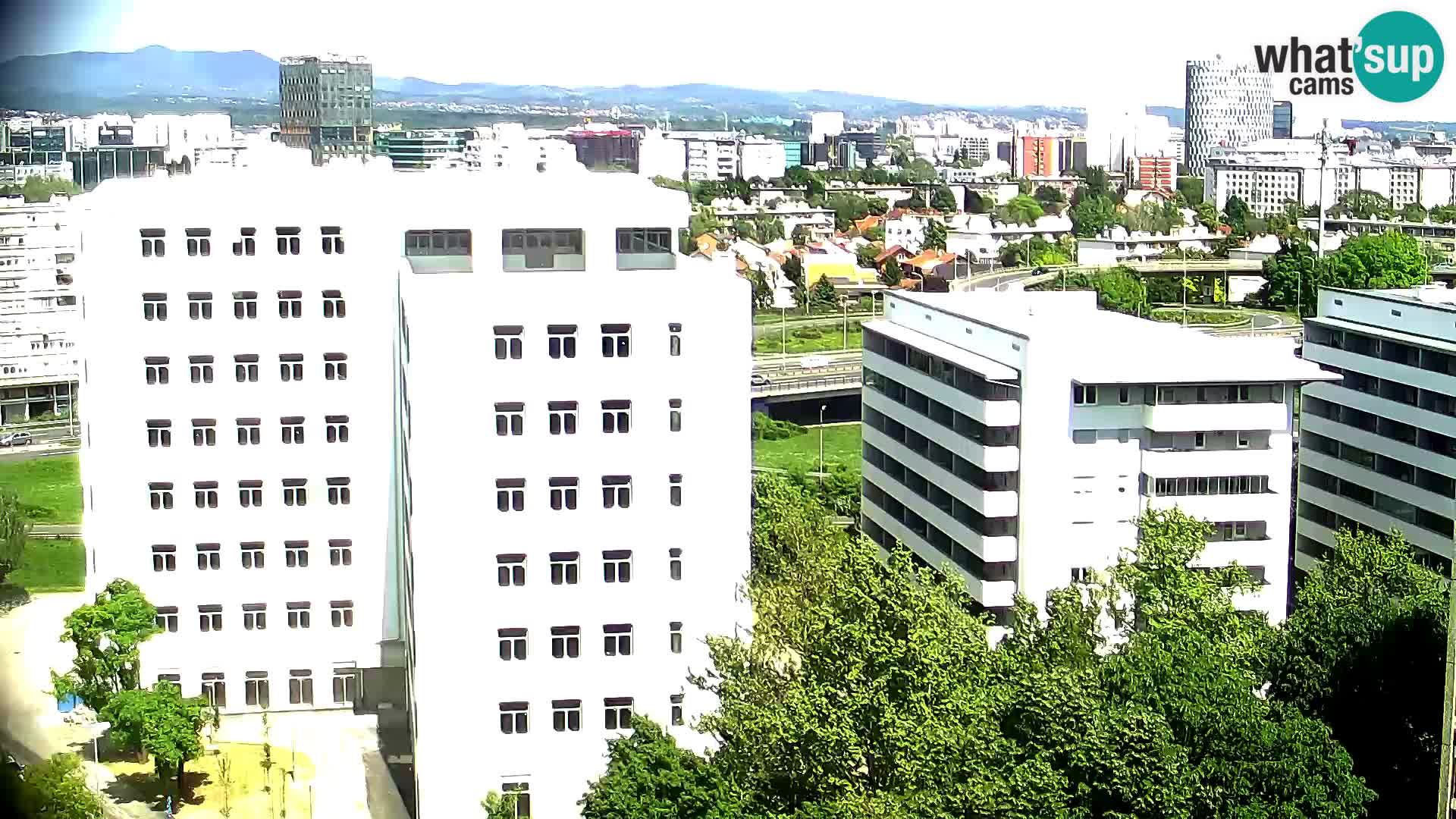 Rond-point en direct traversant les avenues Slavonska et Marin Držić à Zagreb webcam