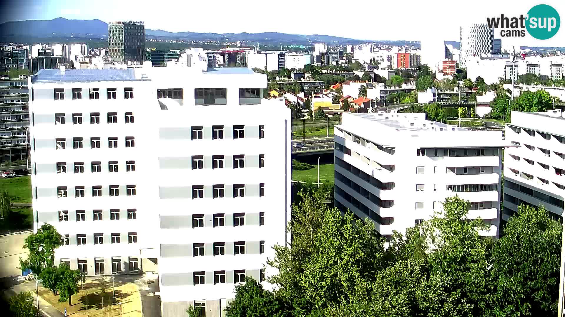 Live-Kreisverkehr Slavonska und Marin Držić Avenue zur Zagreb Webcam