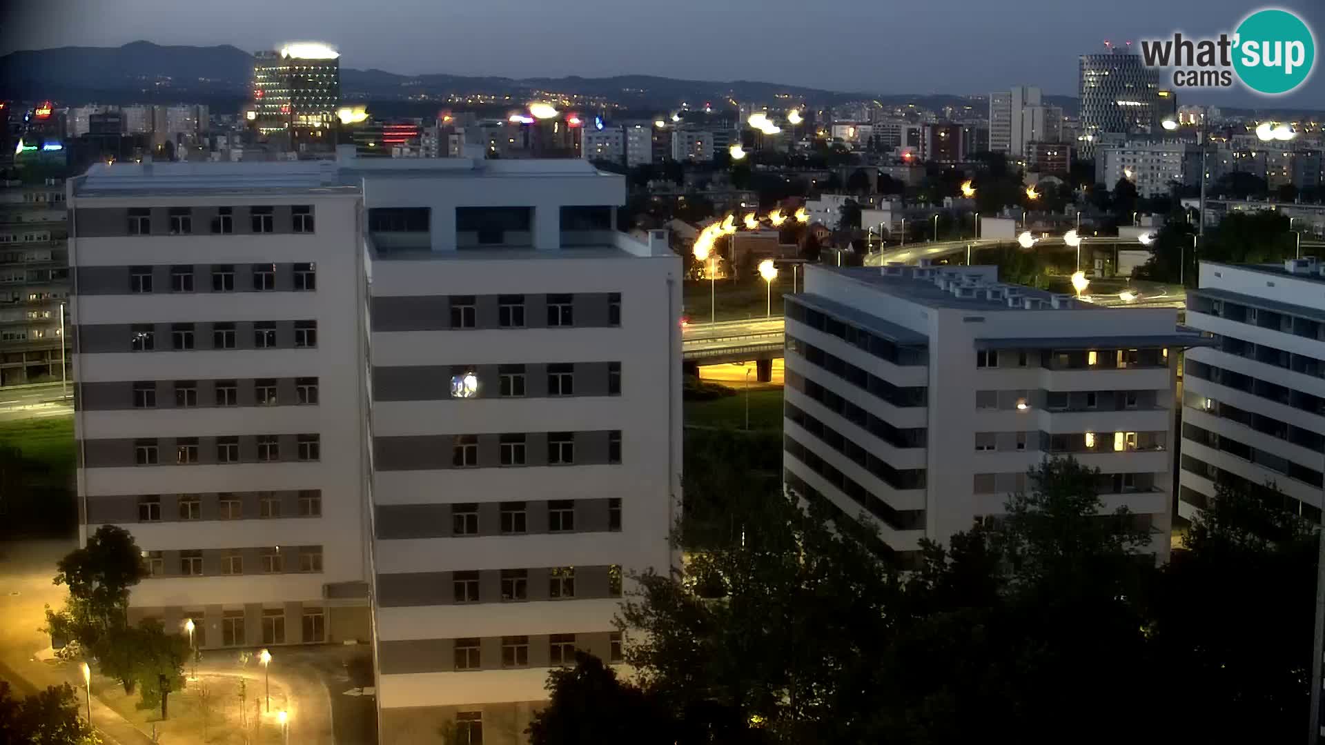 Web kamera Petlja Slavonska – Držićeva  – Zagreb Live