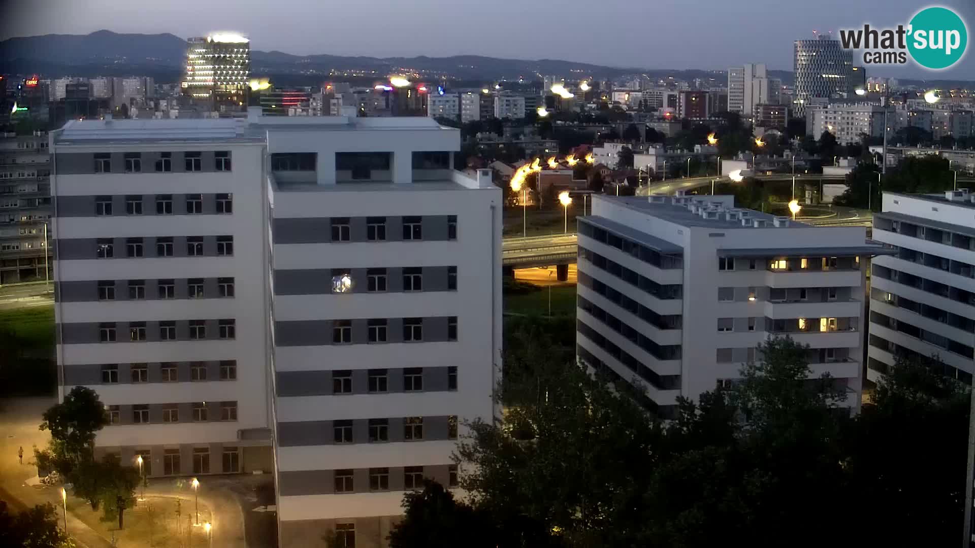 Rond-point en direct traversant les avenues Slavonska et Marin Držić à Zagreb webcam