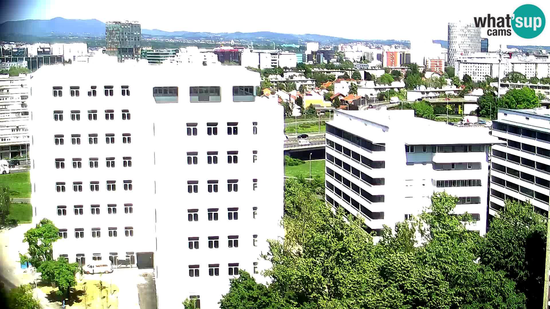 Rond-point en direct traversant les avenues Slavonska et Marin Držić à Zagreb webcam