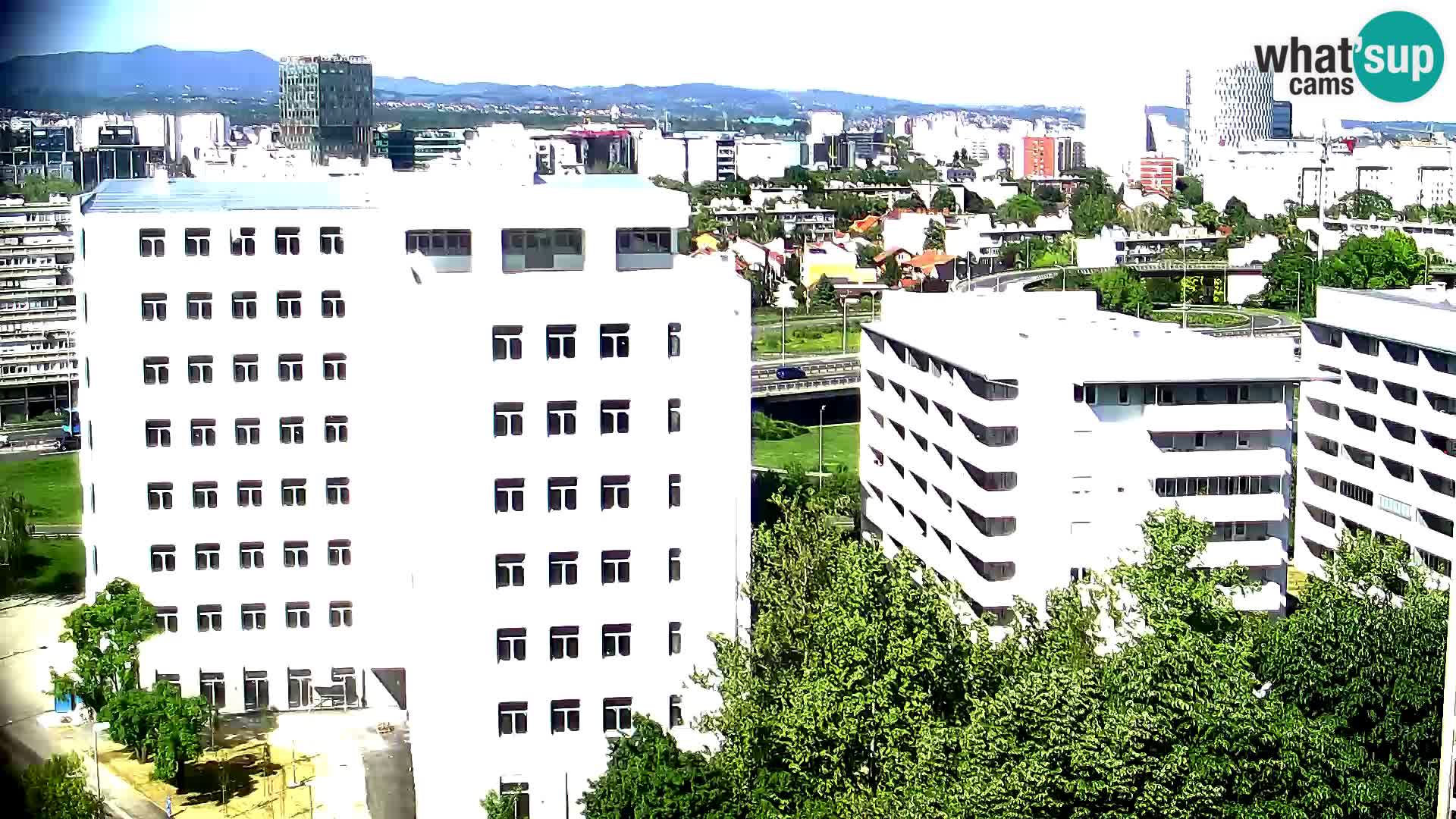 Rond-point en direct traversant les avenues Slavonska et Marin Držić à Zagreb webcam