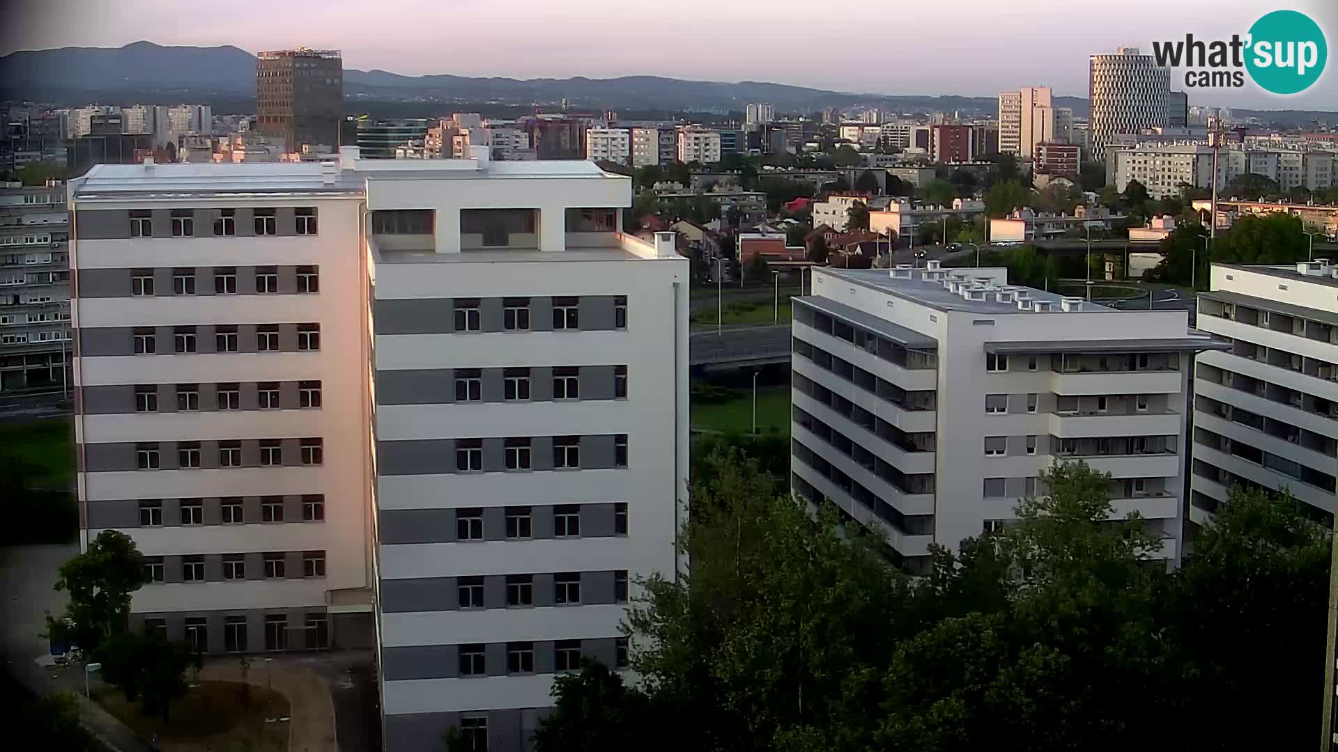 Rond-point en direct traversant les avenues Slavonska et Marin Držić à Zagreb webcam
