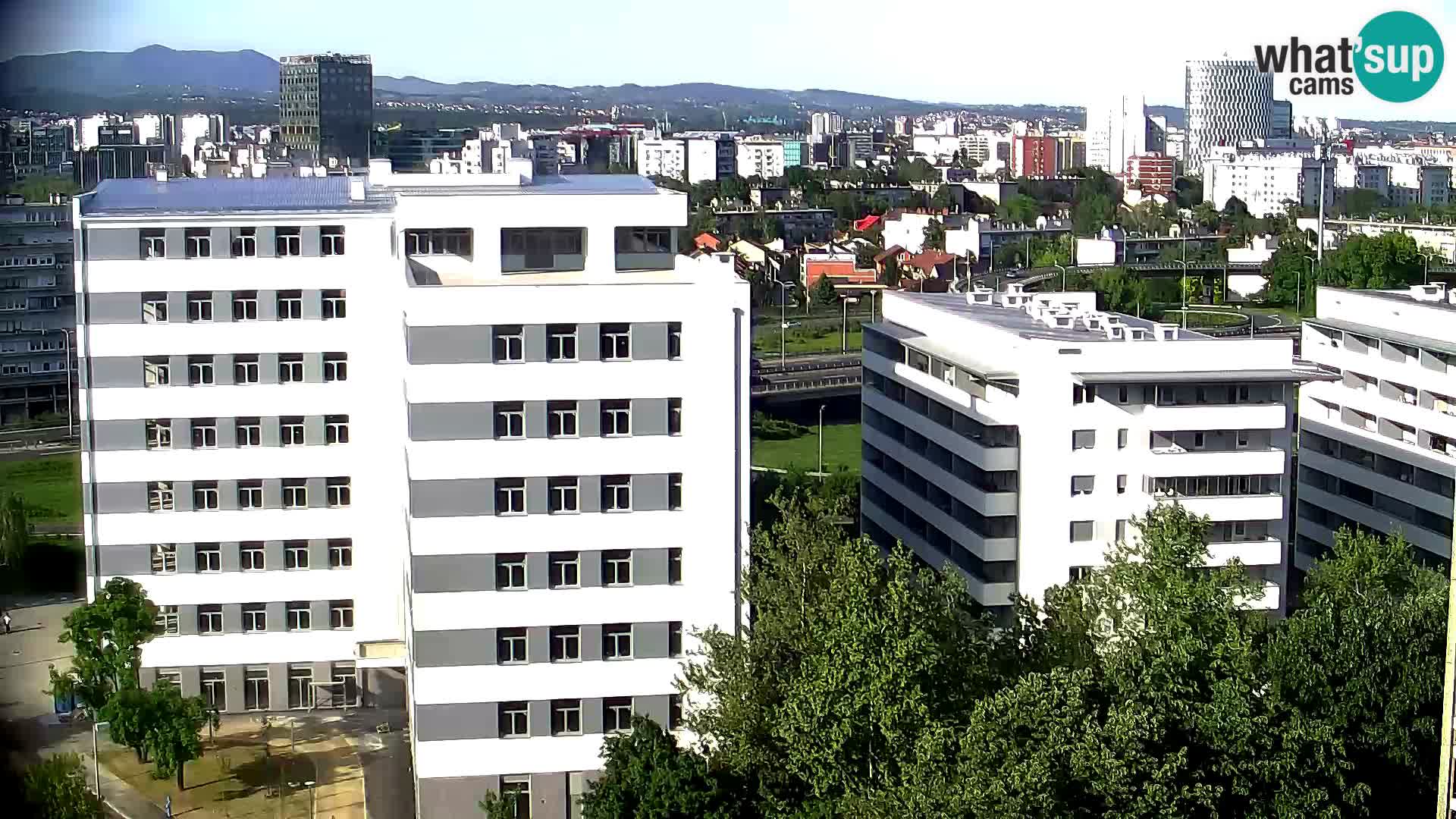 Web kamera Petlja Slavonska – Držićeva  – Zagreb Live