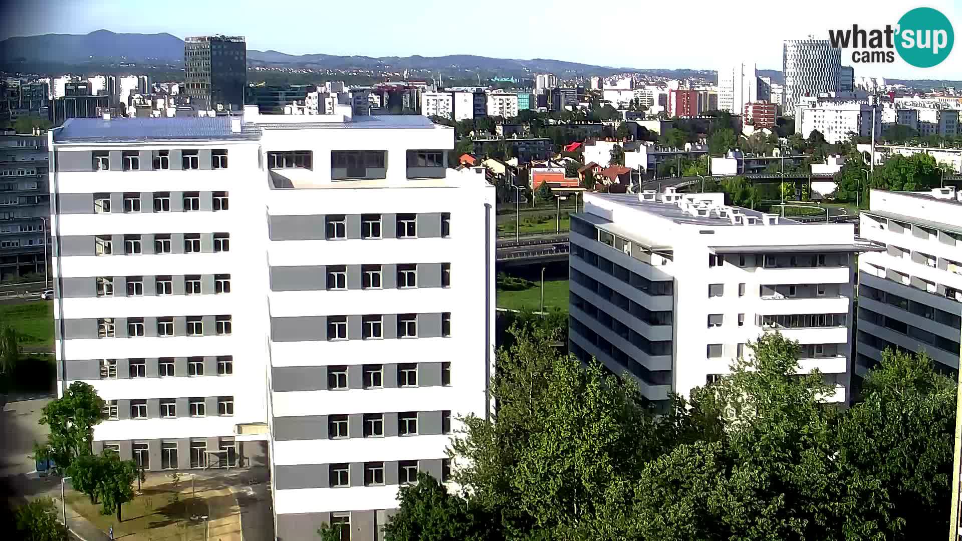Web kamera Petlja Slavonska – Držićeva  – Zagreb Live