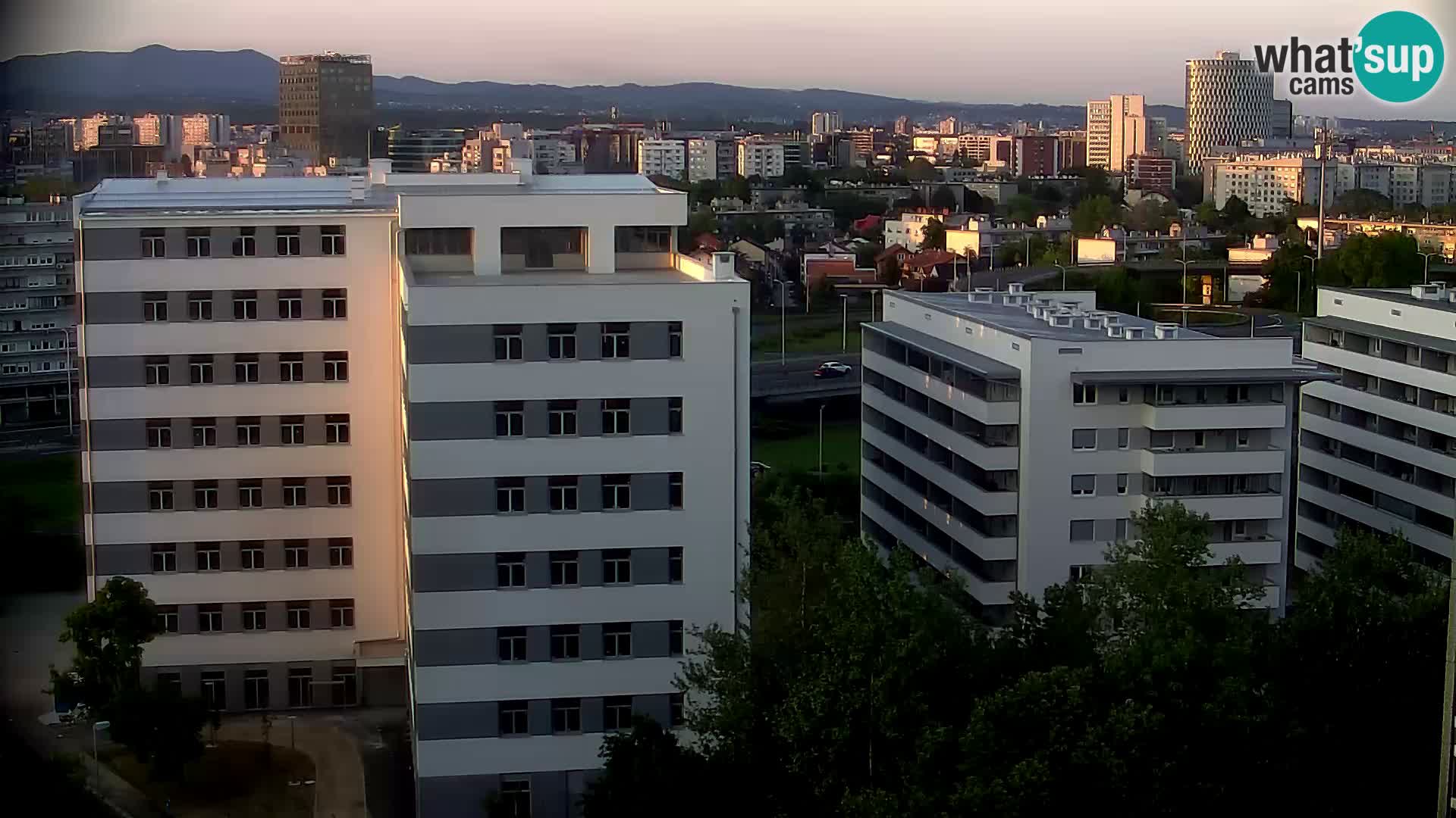 Live-Kreisverkehr Slavonska und Marin Držić Avenue zur Zagreb Webcam