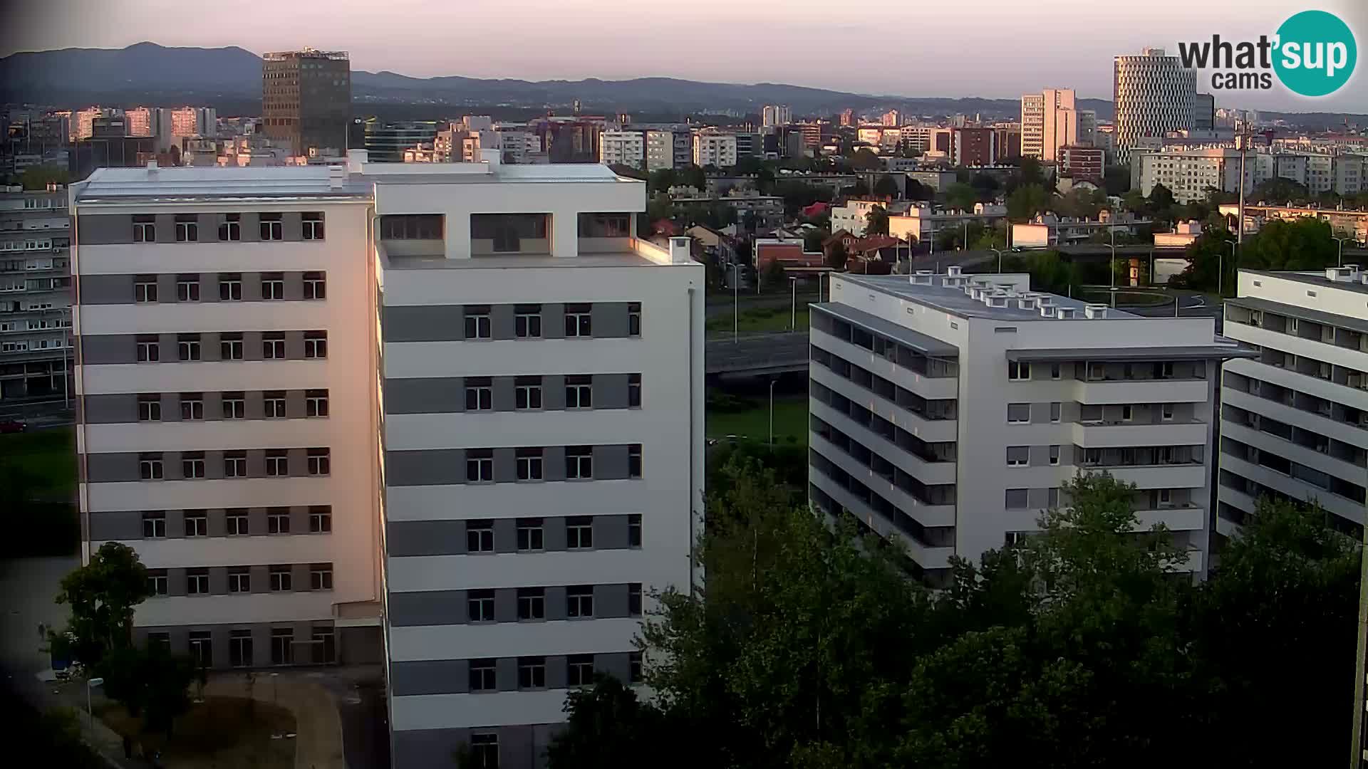 Live-Kreisverkehr Slavonska und Marin Držić Avenue zur Zagreb Webcam