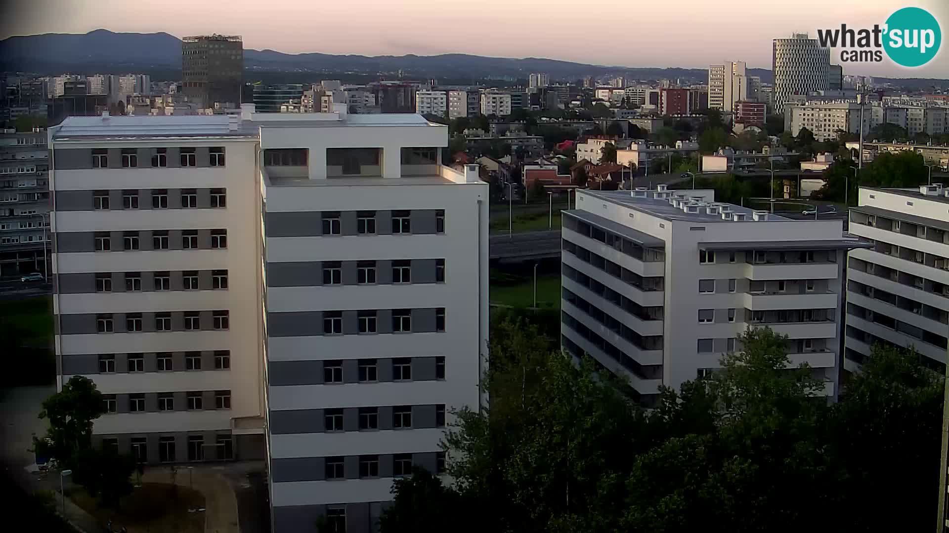 Live-Kreisverkehr Slavonska und Marin Držić Avenue zur Zagreb Webcam