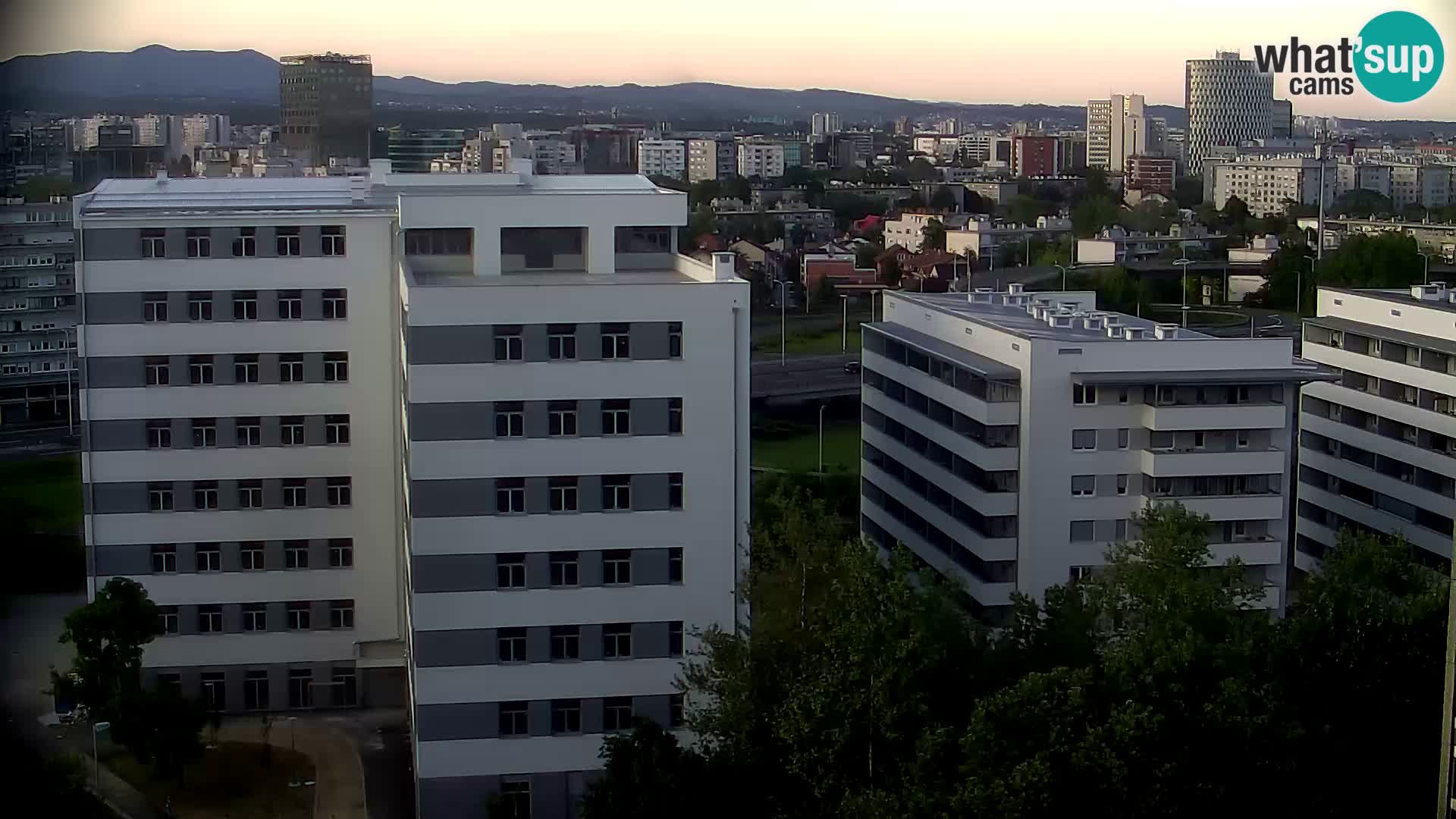 Rond-point en direct traversant les avenues Slavonska et Marin Držić à Zagreb webcam