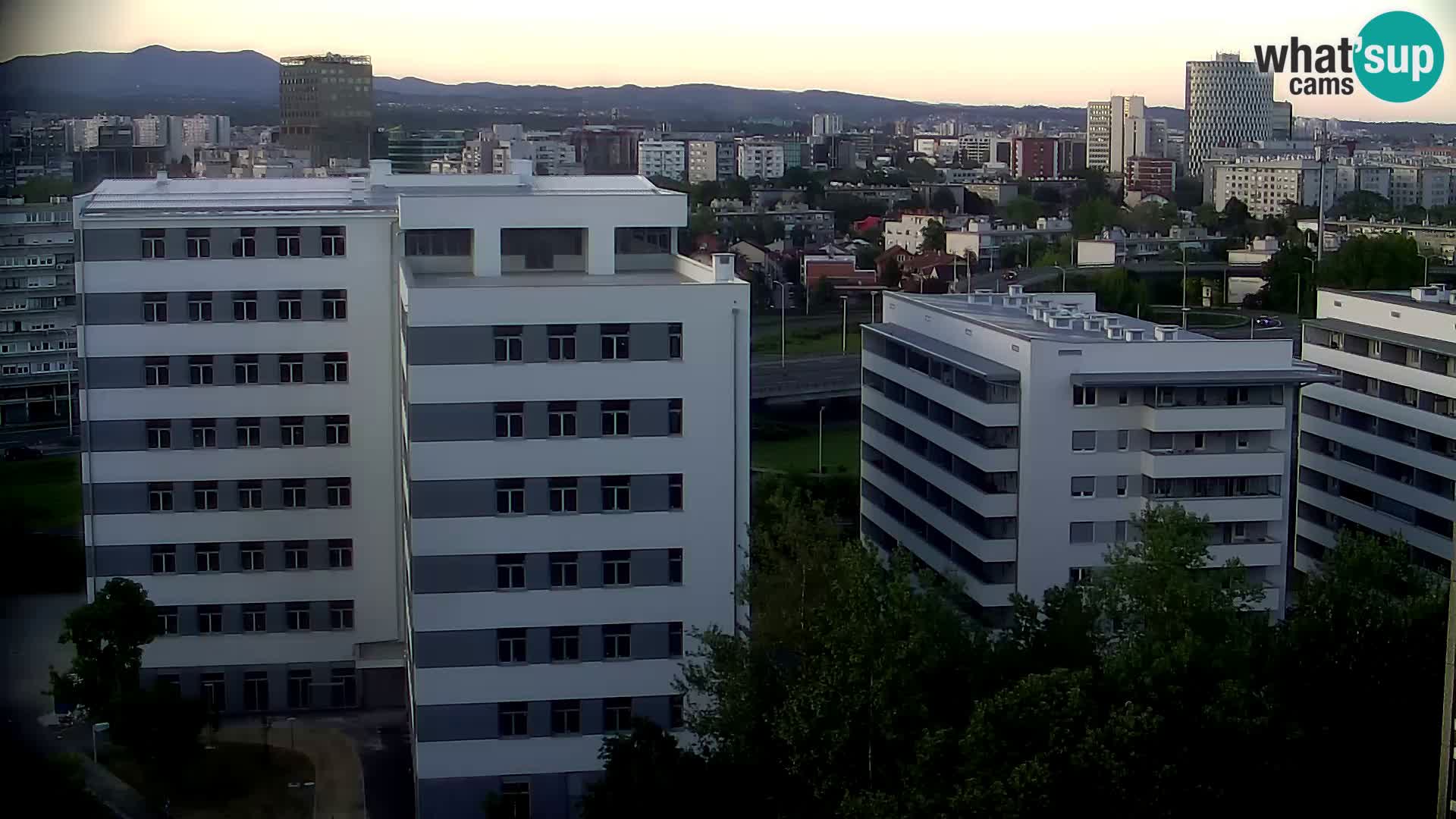 Rond-point en direct traversant les avenues Slavonska et Marin Držić à Zagreb webcam
