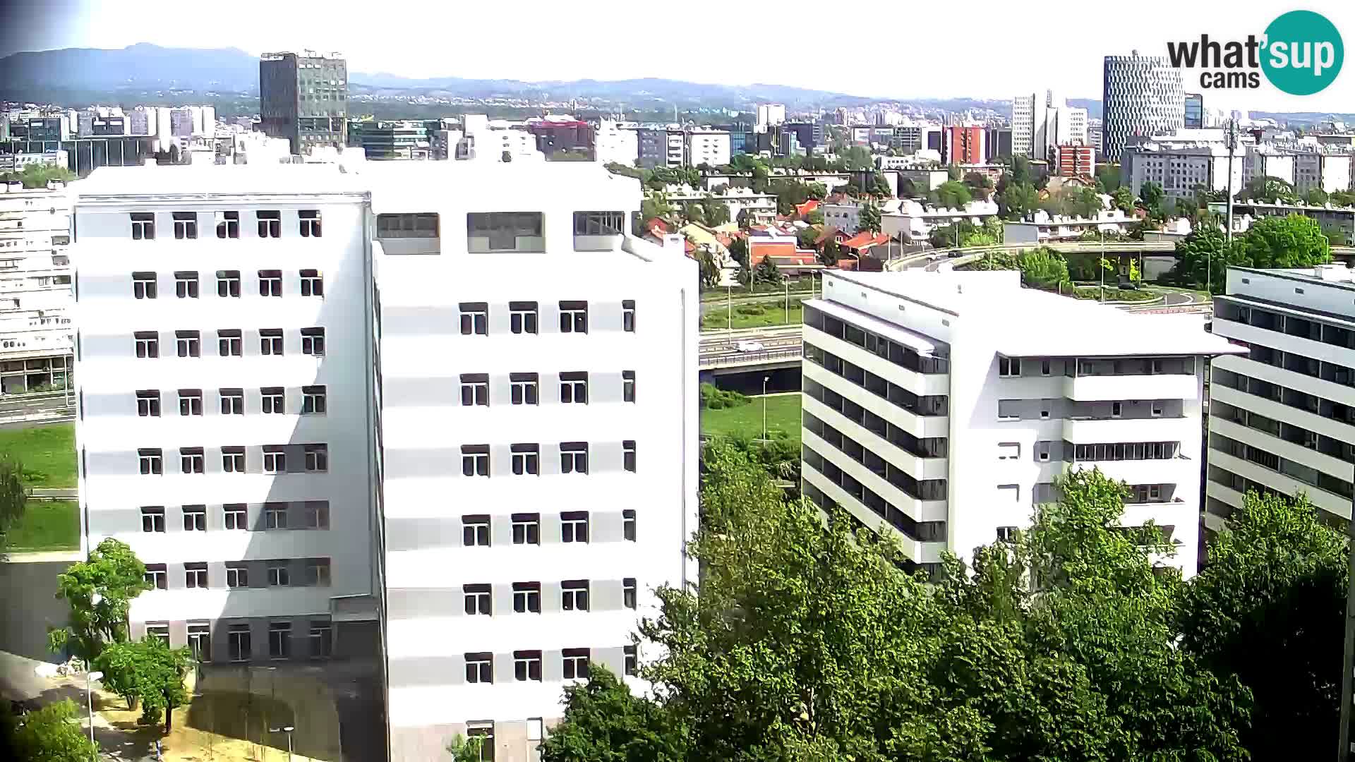 Rond-point en direct traversant les avenues Slavonska et Marin Držić à Zagreb webcam