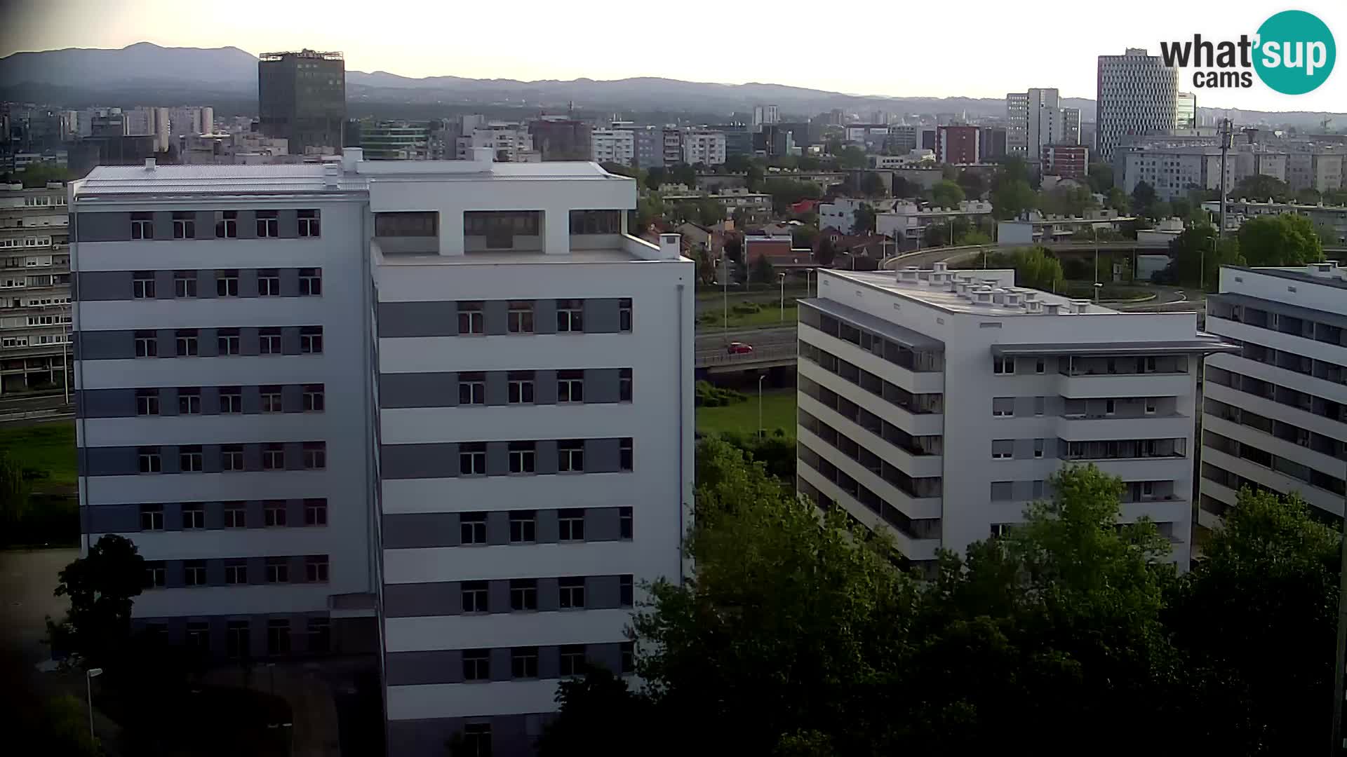 Rond-point en direct traversant les avenues Slavonska et Marin Držić à Zagreb webcam