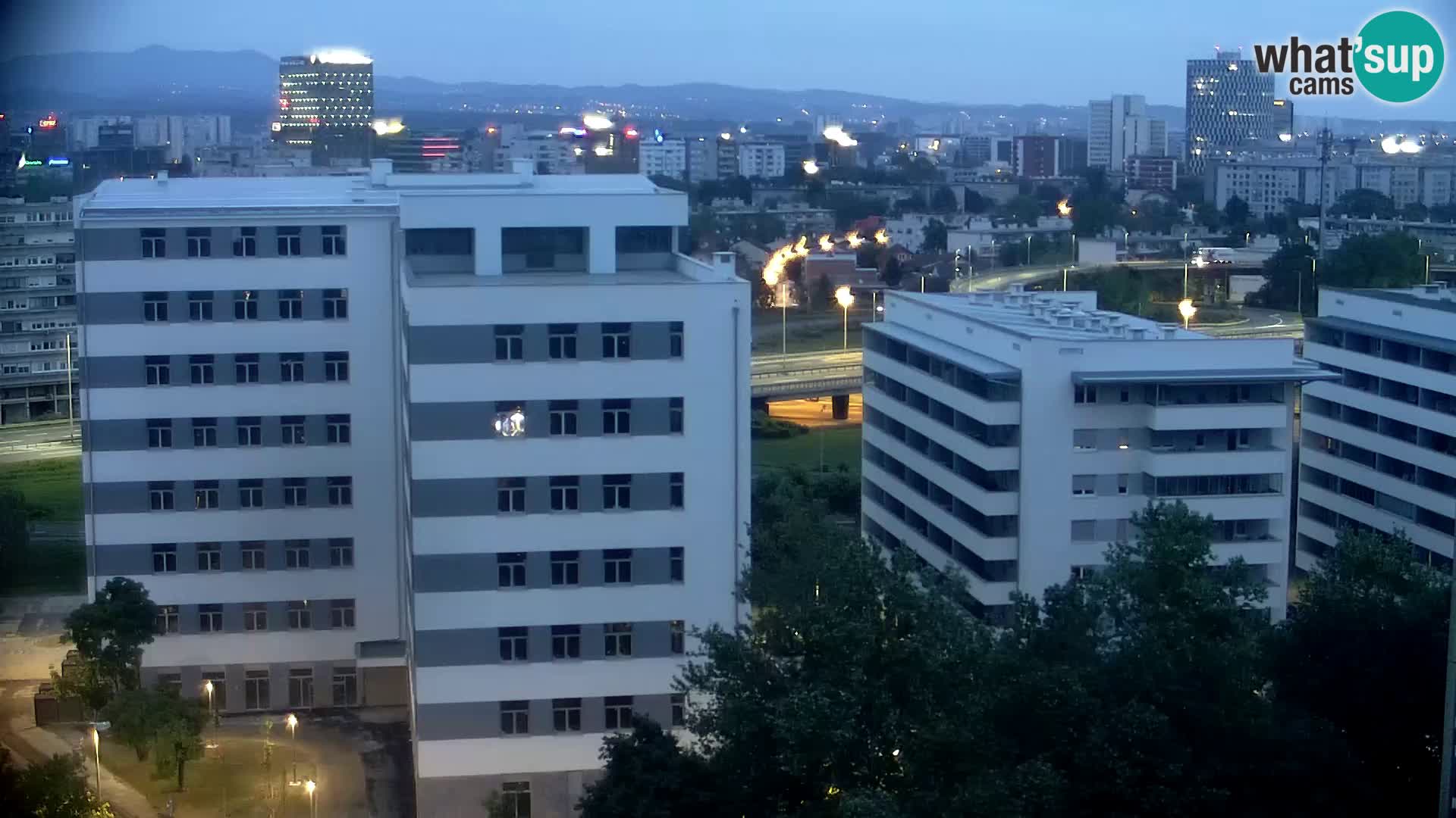 Rond-point en direct traversant les avenues Slavonska et Marin Držić à Zagreb webcam