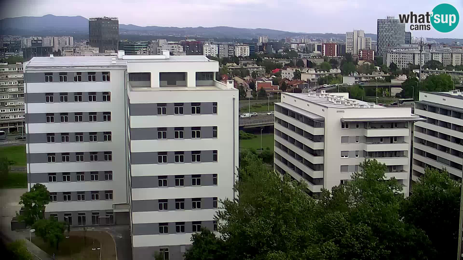 Rond-point en direct traversant les avenues Slavonska et Marin Držić à Zagreb webcam