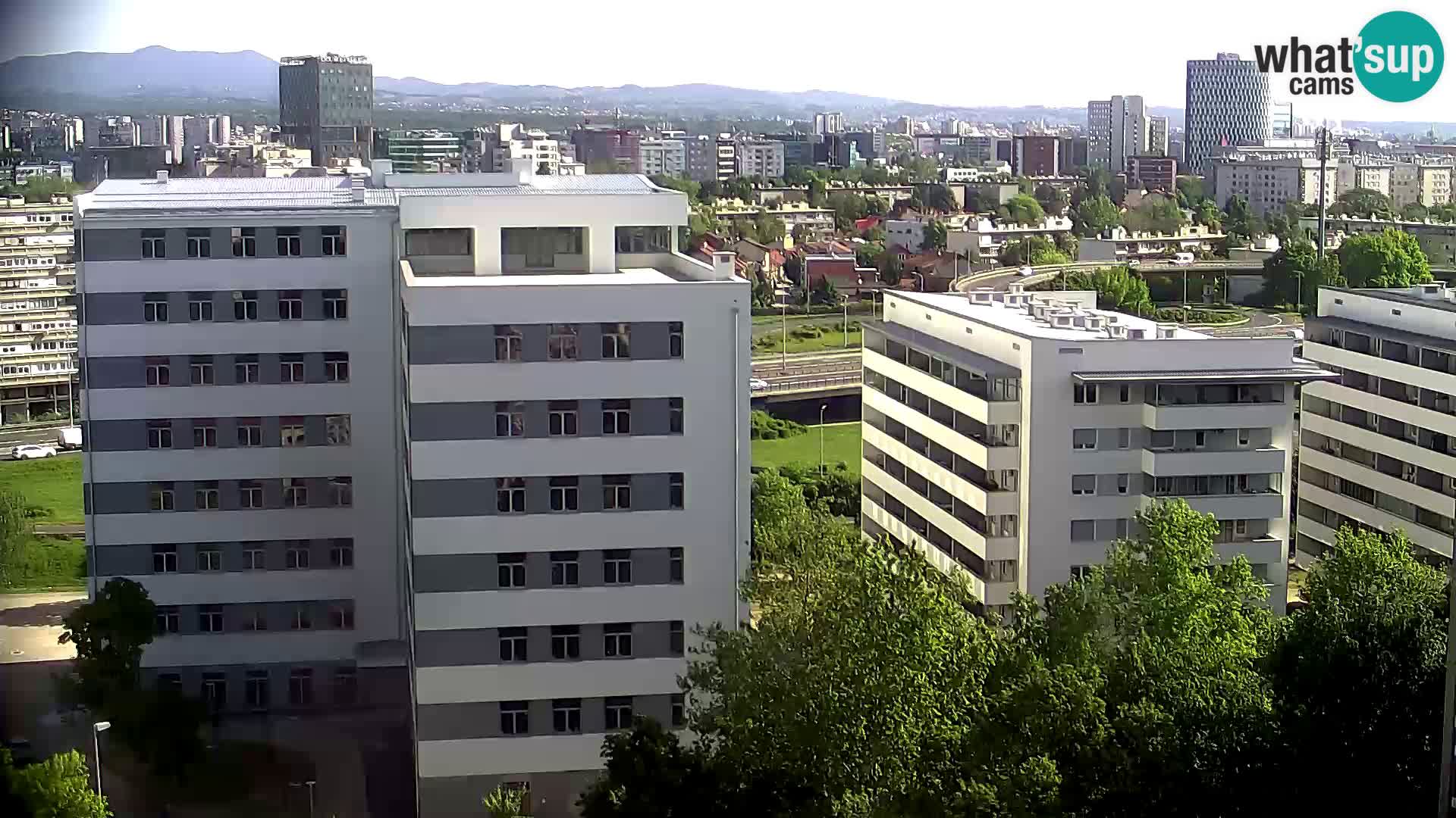 Web kamera Petlja Slavonska – Držićeva  – Zagreb Live