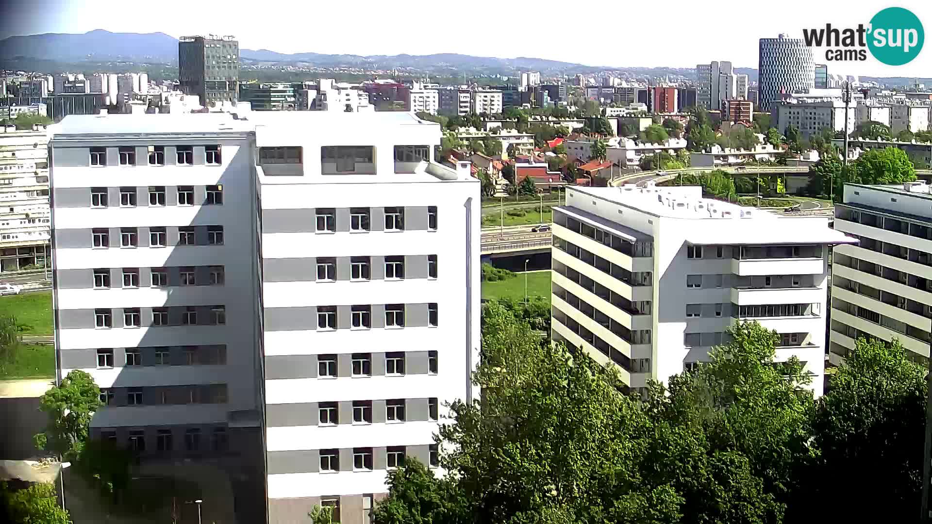 Rond-point en direct traversant les avenues Slavonska et Marin Držić à Zagreb webcam