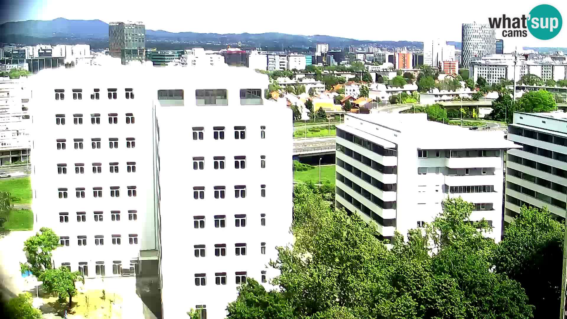 Rond-point en direct traversant les avenues Slavonska et Marin Držić à Zagreb webcam