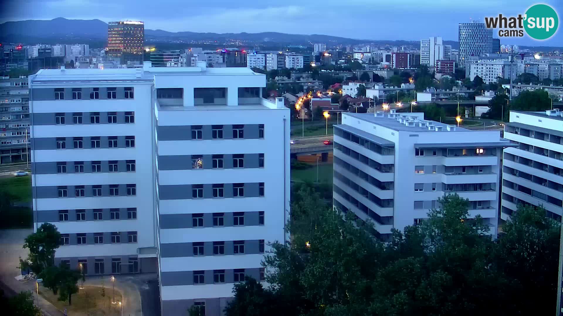 Live-Kreisverkehr Slavonska und Marin Držić Avenue zur Zagreb Webcam