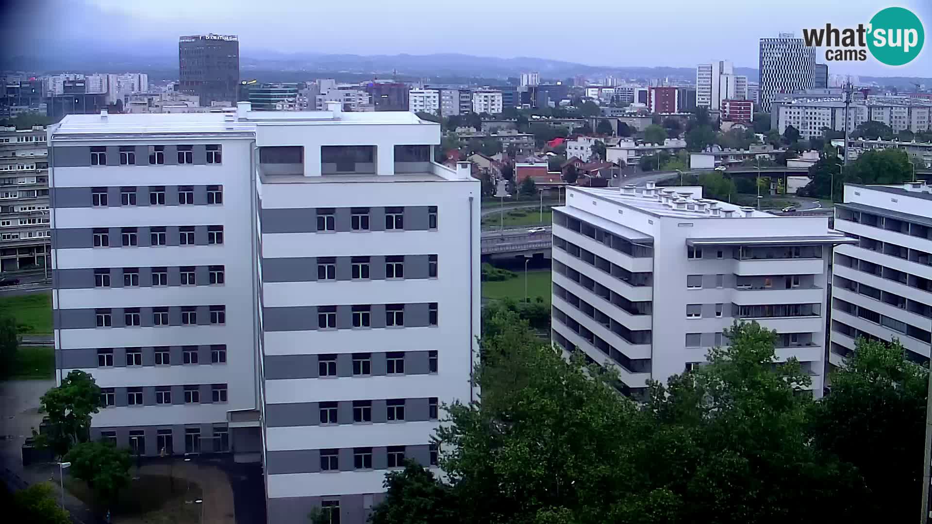 Live-Kreisverkehr Slavonska und Marin Držić Avenue zur Zagreb Webcam