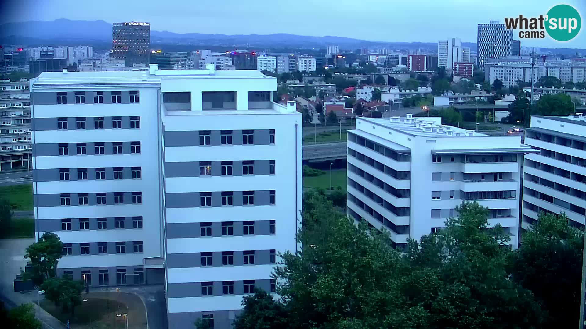 Rond-point en direct traversant les avenues Slavonska et Marin Držić à Zagreb webcam