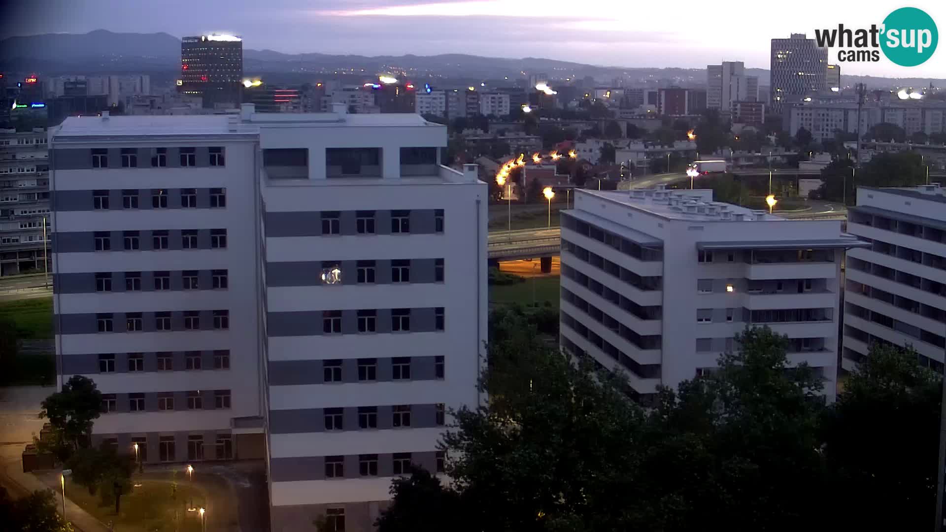 Rond-point en direct traversant les avenues Slavonska et Marin Držić à Zagreb webcam