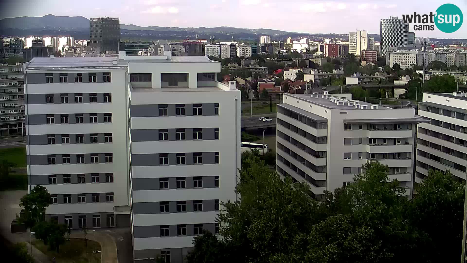 Rond-point en direct traversant les avenues Slavonska et Marin Držić à Zagreb webcam