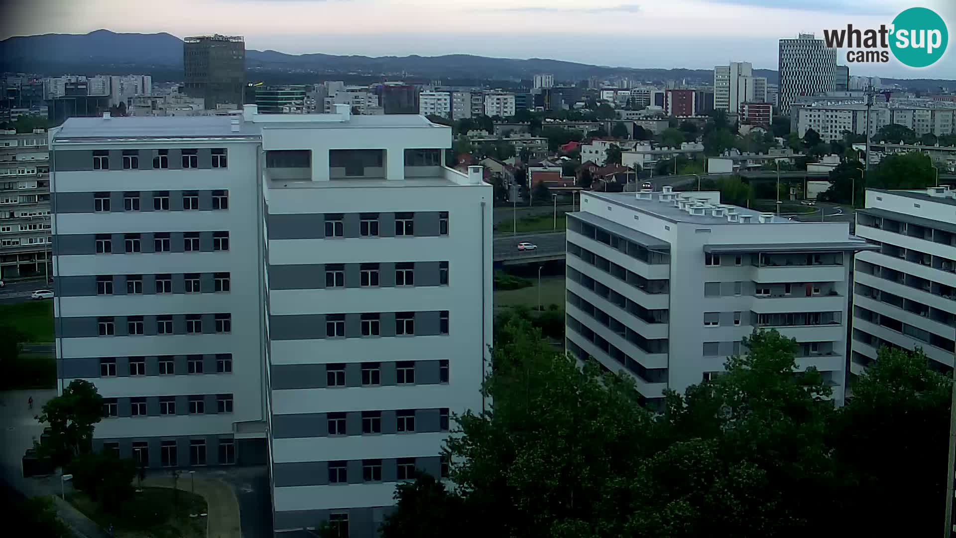 Web kamera Petlja Slavonska – Držićeva  – Zagreb Live