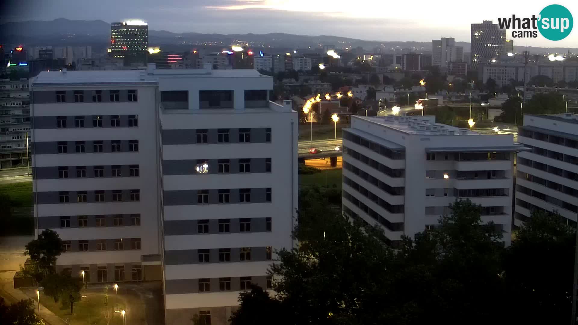 Rond-point en direct traversant les avenues Slavonska et Marin Držić à Zagreb webcam