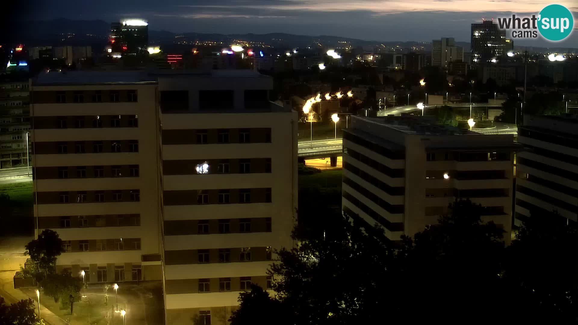 Live-Kreisverkehr Slavonska und Marin Držić Avenue zur Zagreb Webcam