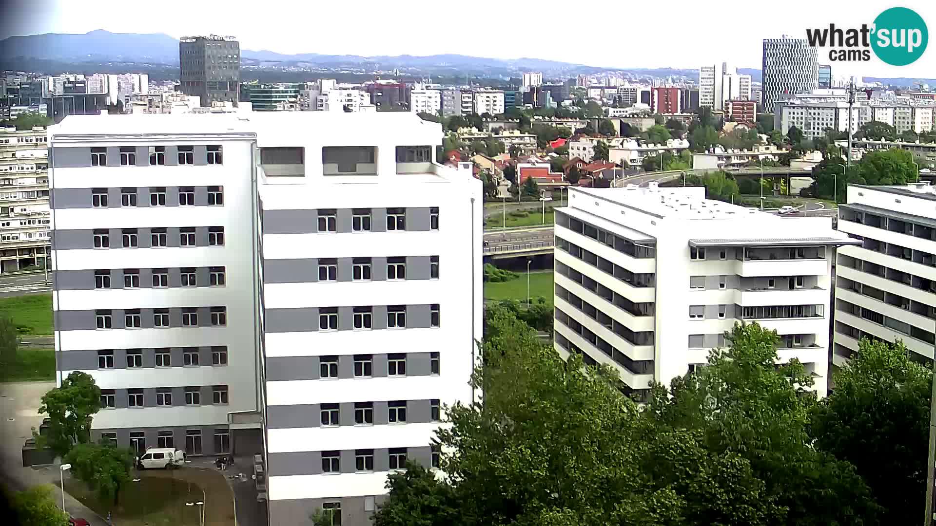 Live-Kreisverkehr Slavonska und Marin Držić Avenue zur Zagreb Webcam