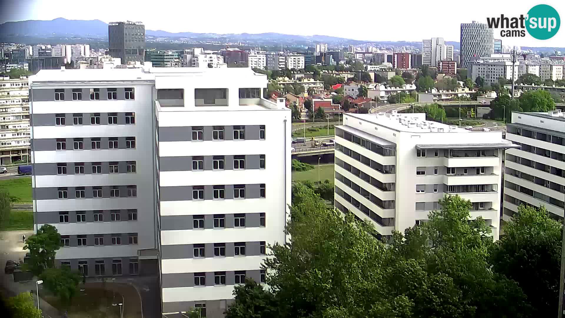 Rond-point en direct traversant les avenues Slavonska et Marin Držić à Zagreb webcam