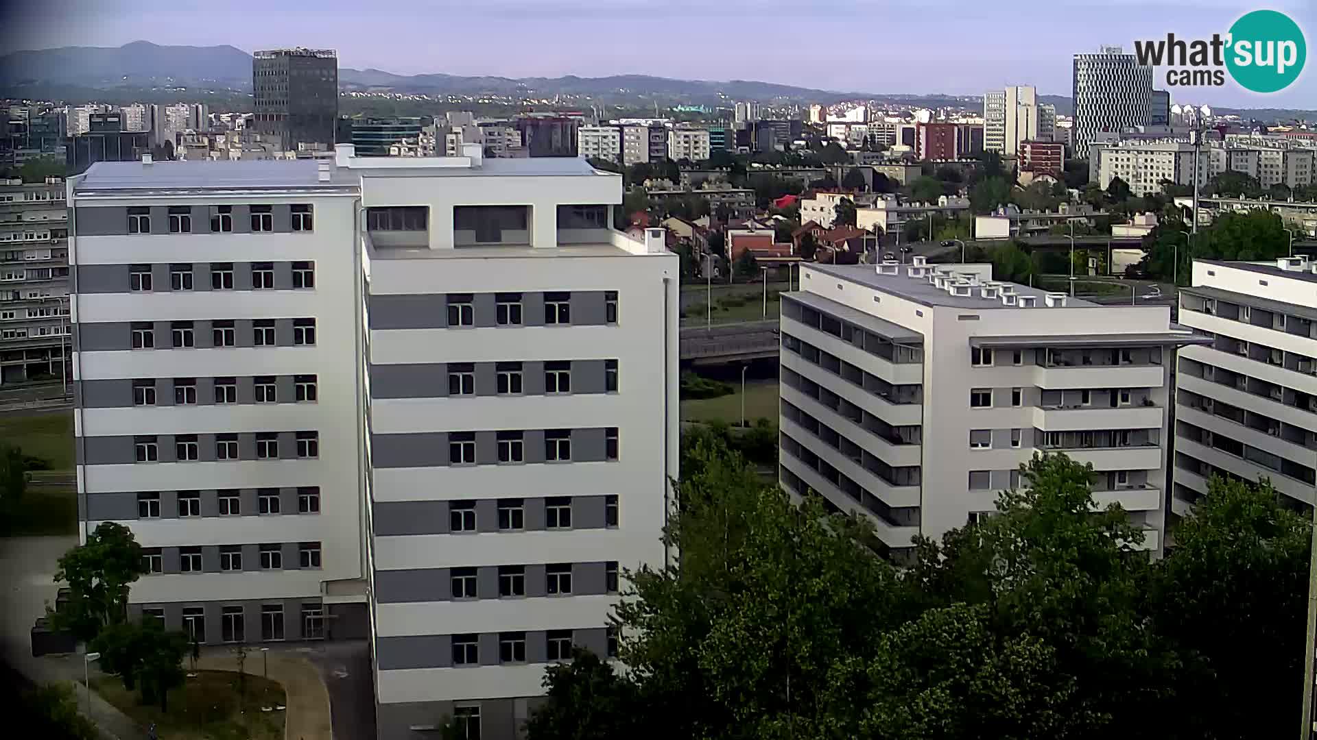 Live-Kreisverkehr Slavonska und Marin Držić Avenue zur Zagreb Webcam