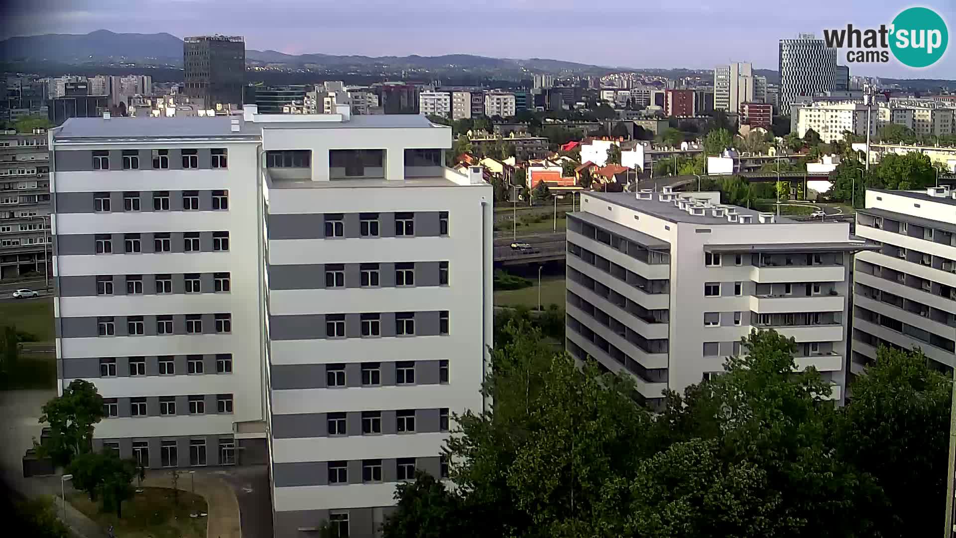 Web kamera Petlja Slavonska – Držićeva  – Zagreb Live
