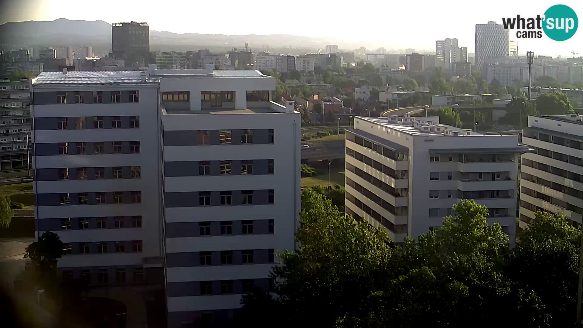 Web kamera Petlja Slavonska – Držićeva  – Zagreb Live