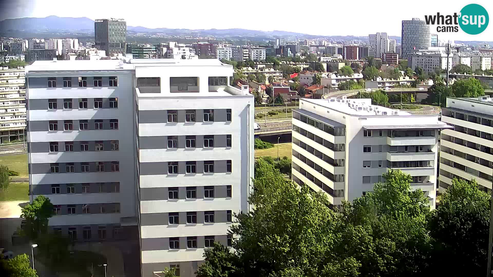 Rond-point en direct traversant les avenues Slavonska et Marin Držić à Zagreb webcam