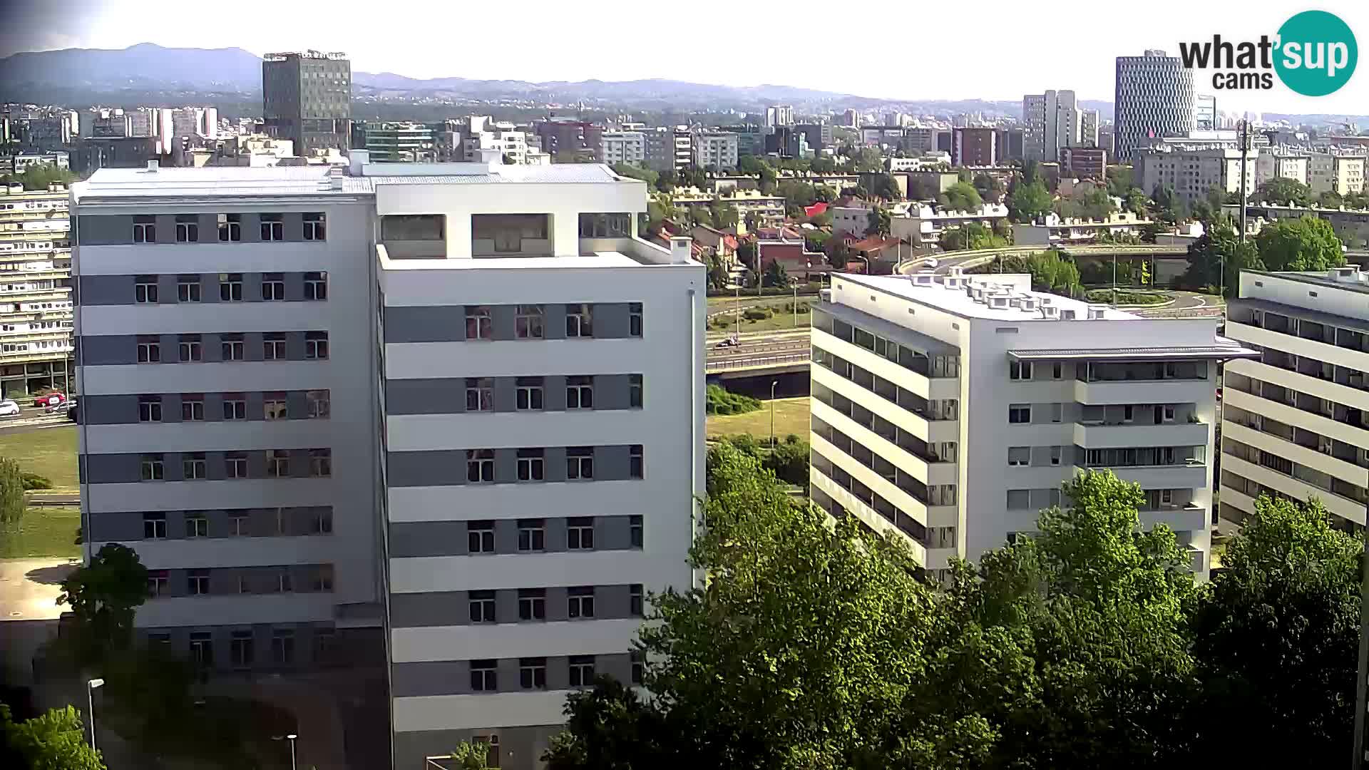 Web kamera Petlja Slavonska – Držićeva  – Zagreb Live