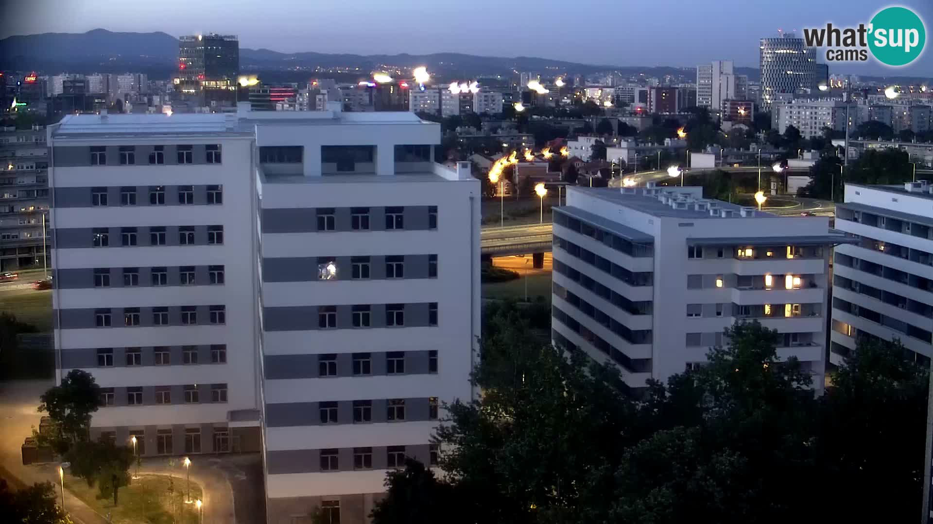 Live-Kreisverkehr Slavonska und Marin Držić Avenue zur Zagreb Webcam