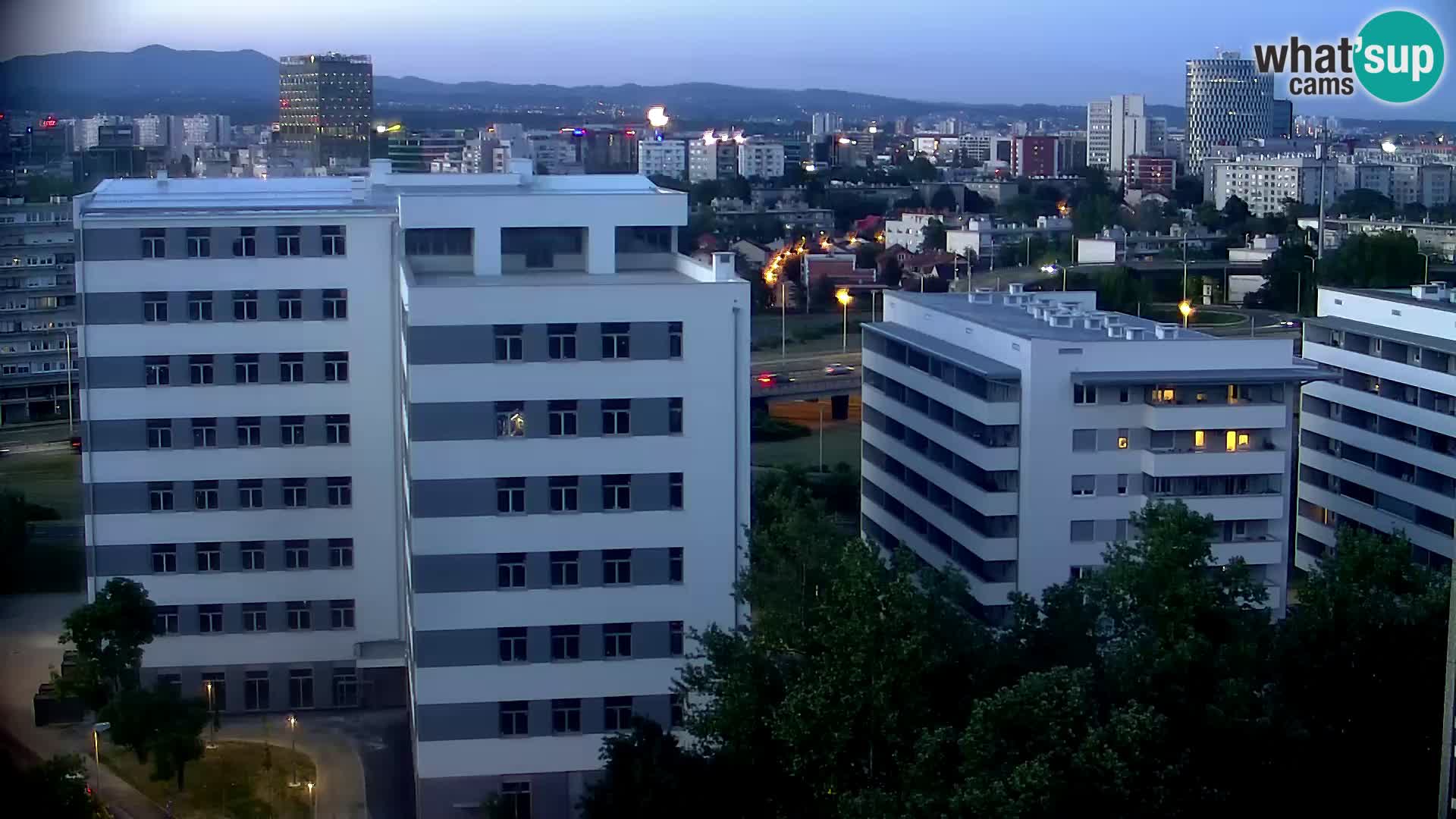 Web kamera Petlja Slavonska – Držićeva  – Zagreb Live