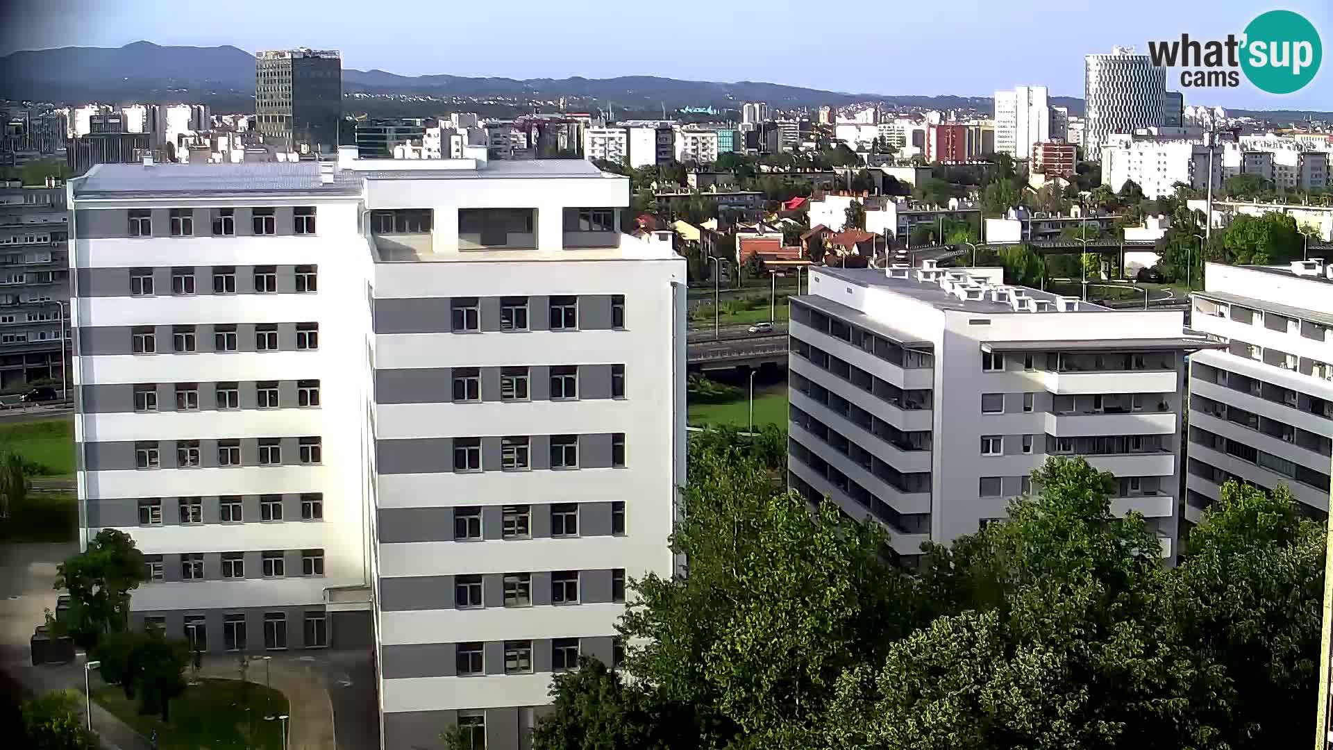 Web kamera Petlja Slavonska – Držićeva  – Zagreb Live
