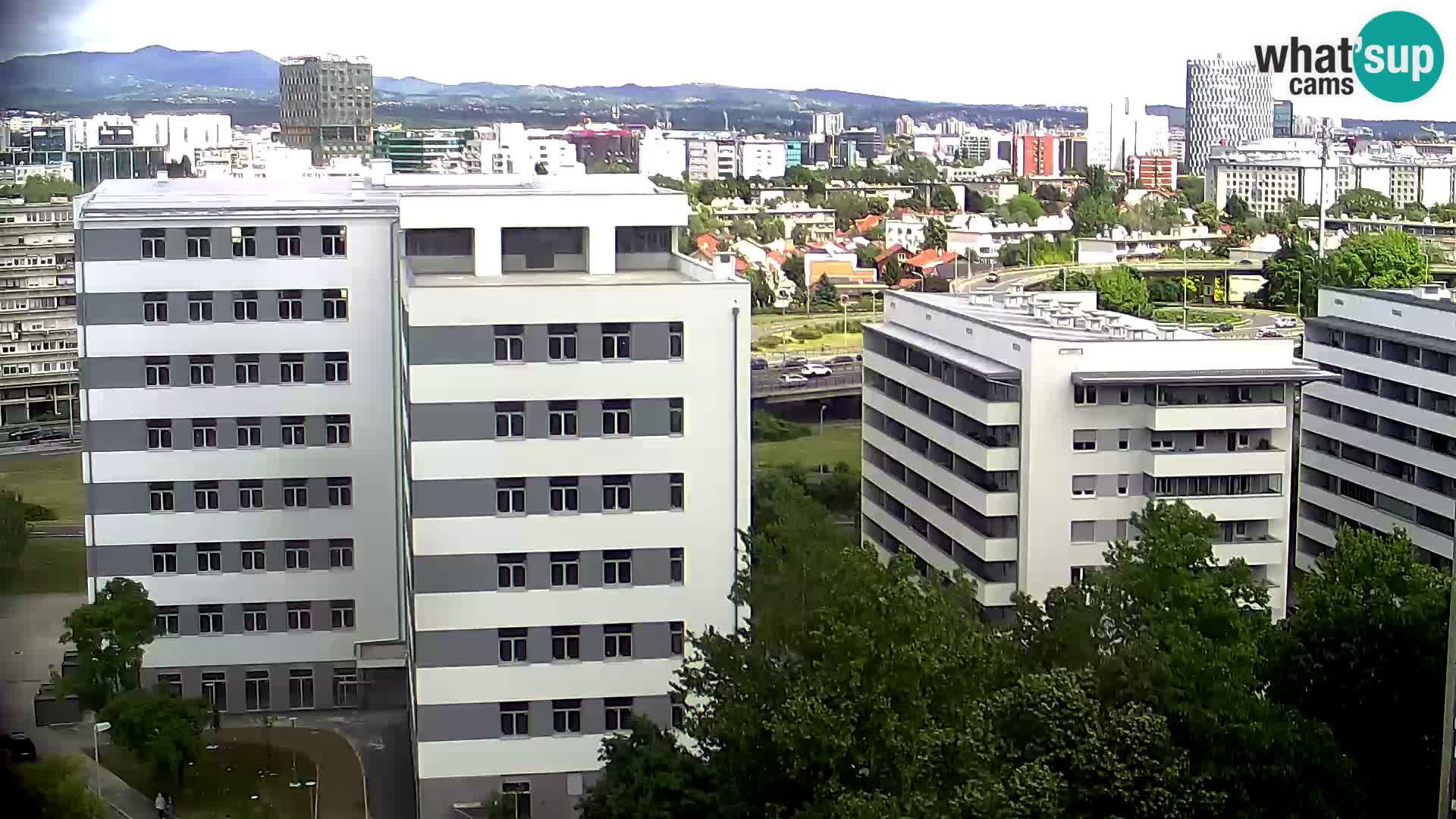 Rond-point en direct traversant les avenues Slavonska et Marin Držić à Zagreb webcam