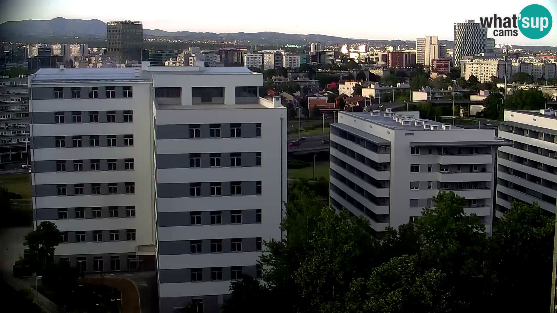 Web kamera Petlja Slavonska – Držićeva  – Zagreb Live