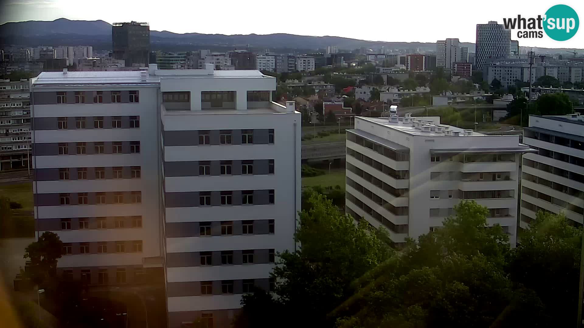 Live-Kreisverkehr Slavonska und Marin Držić Avenue zur Zagreb Webcam