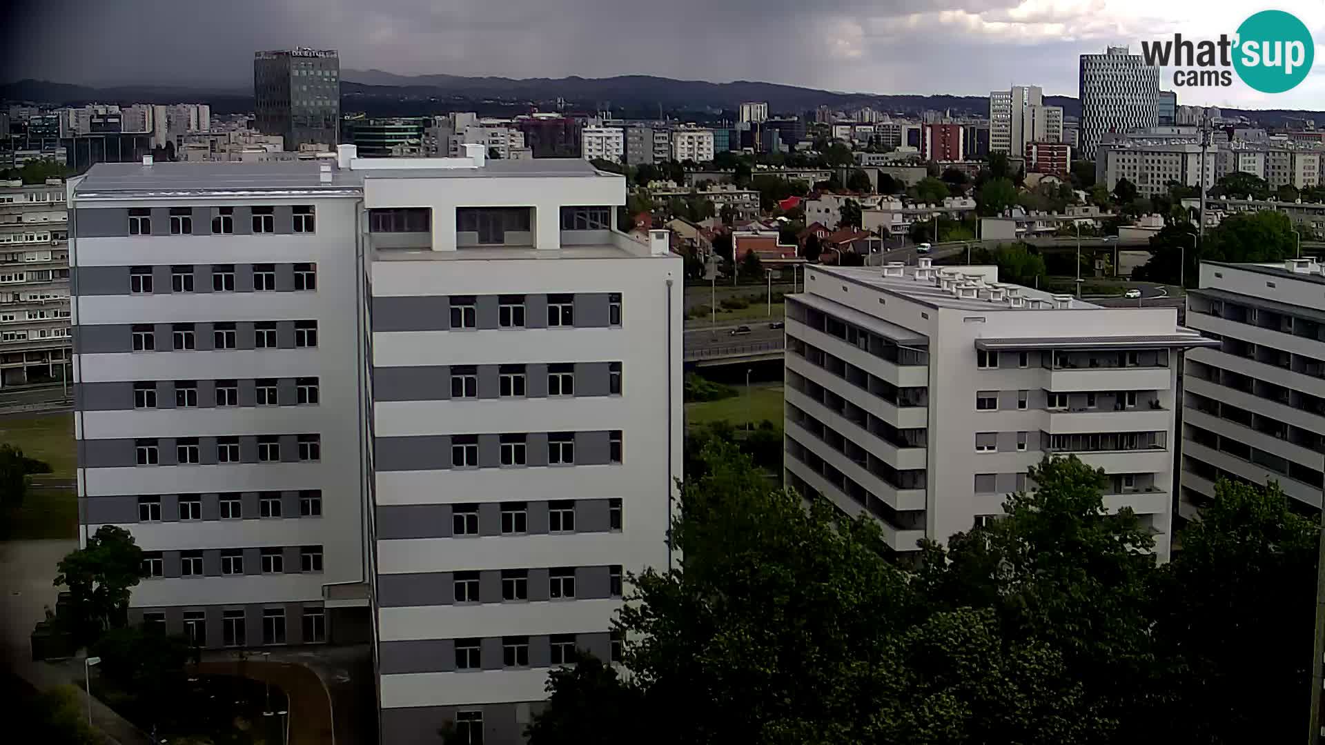 Web kamera Petlja Slavonska – Držićeva  – Zagreb Live