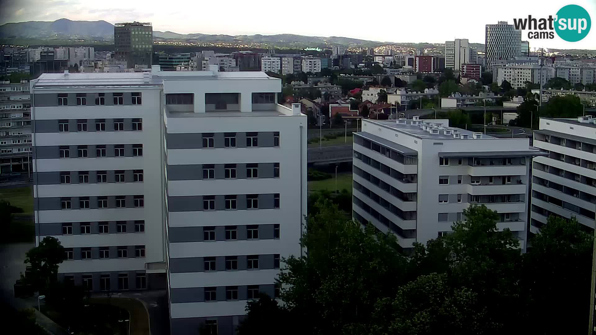 Web kamera Petlja Slavonska – Držićeva  – Zagreb Live